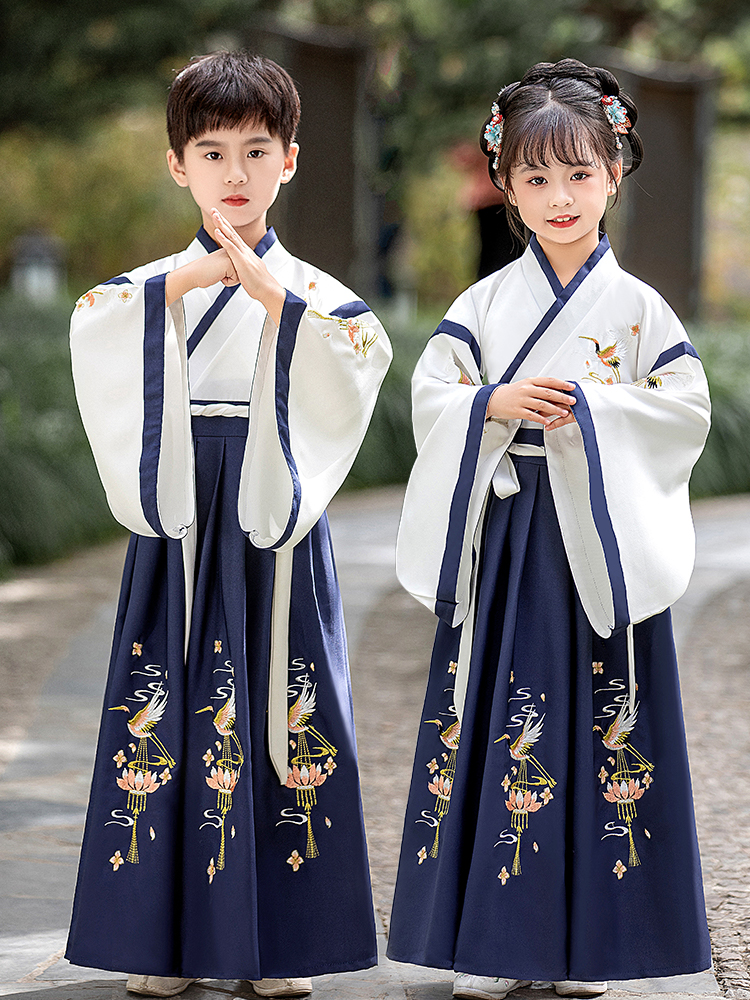 Trajes tradicionais chineses da escola dos meninos de Hanfu, trajes antigos das crianças, sutras de três caracteres do estilo chinês, trajes de desempenho de Ano Novo, outono e inverno infantil do livro dos alunos do ensino fundamental