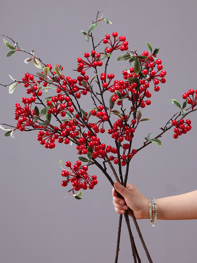 Yongyue con hojas, frutas verdes de invierno, flores de simulación, ramas de pulpa, flores falsas, Sala de estar decorada con arreglos de frutas rojas, flores festivas y frutas.