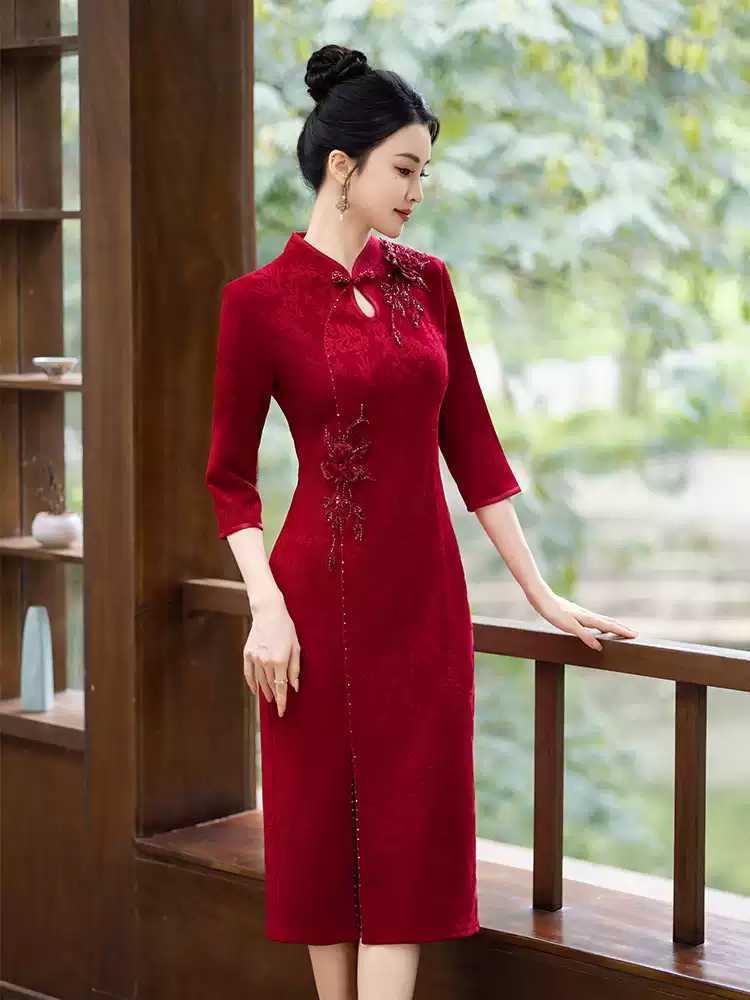 Cheongsam boda suegra vestido de fiesta de bodas 2024 nuevo vestido de madre de bodas de alta gama joven, noble, extranjero, manga larga otoño e invierno