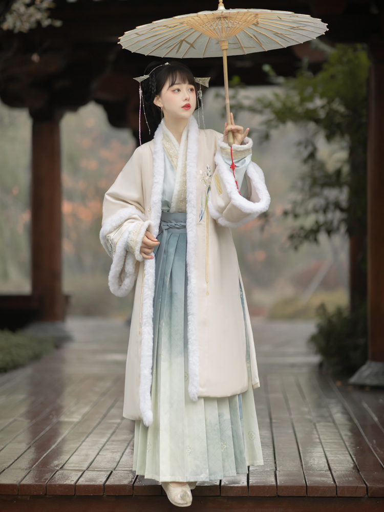 Colección de julio original hanfu [qingyun slow] suéteres de estilo Song engrosados y largos para entregar faldas plisadas de otoño e invierno