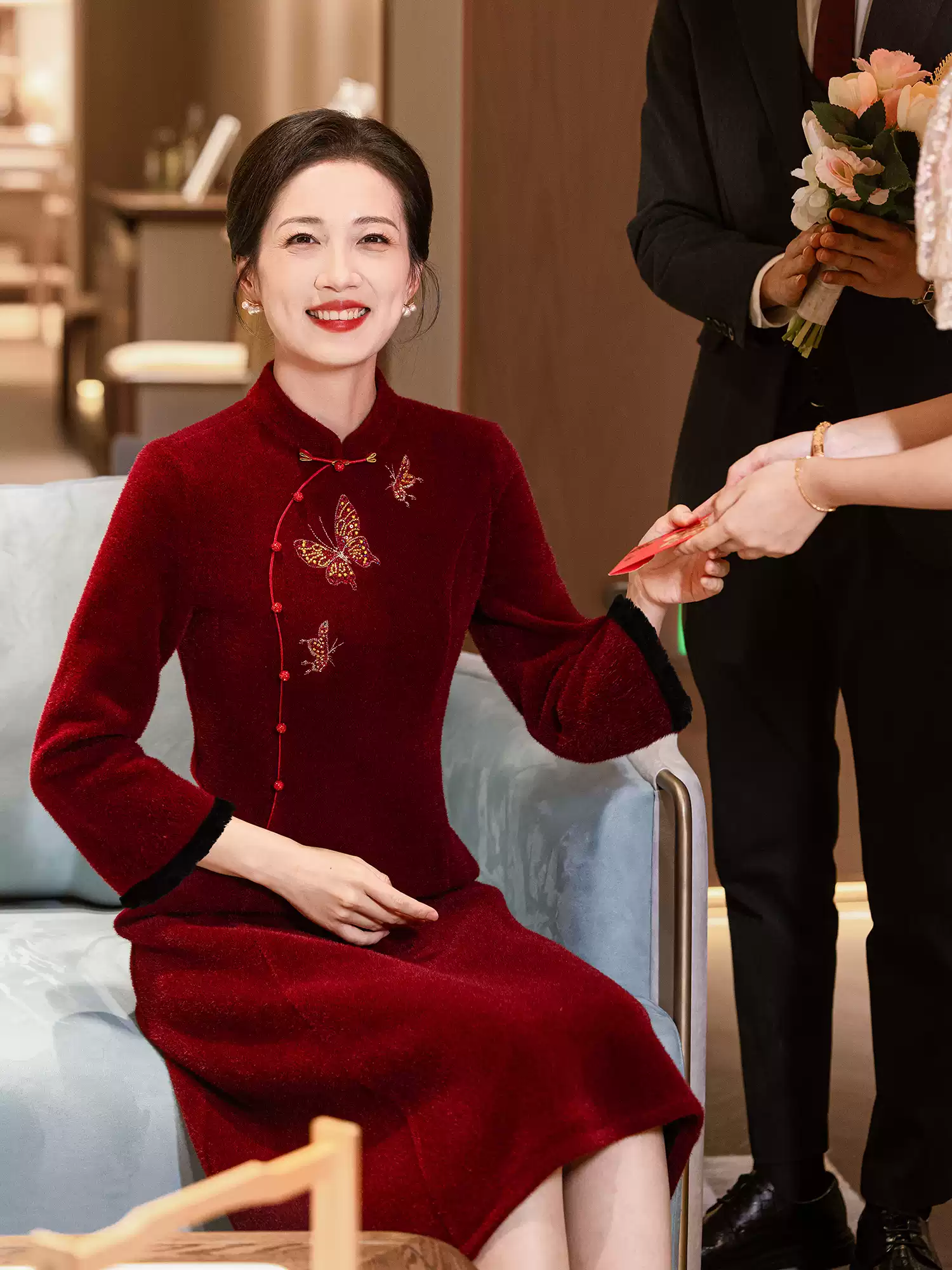 Belle - mère robe de mariage épaississement hiver 2024 nouvelle mère robe de mariage drapeau robe de mariage nouvelle femme de mariage chinoise