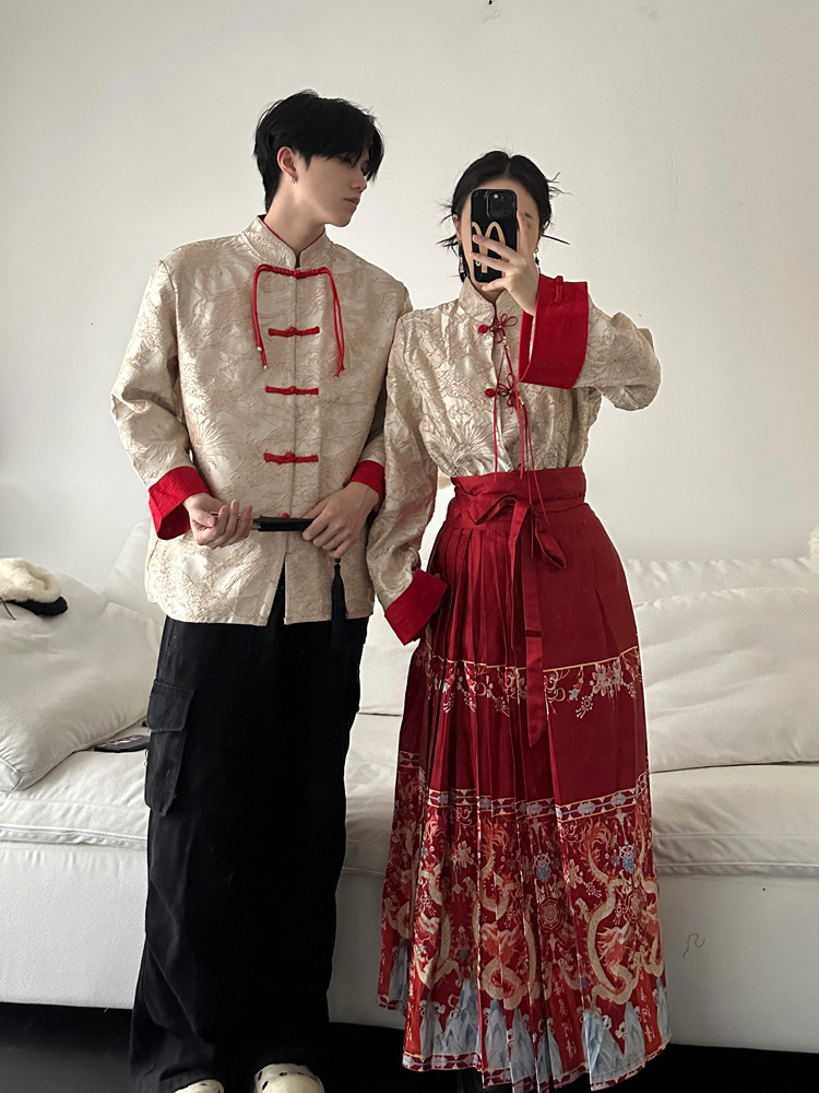 Nieuwe Chinese stel kostuum premium gevoel lange mouw shirt verbeterd Hanoi uniform rode show paard pasta rok verloving nieuwjaar set