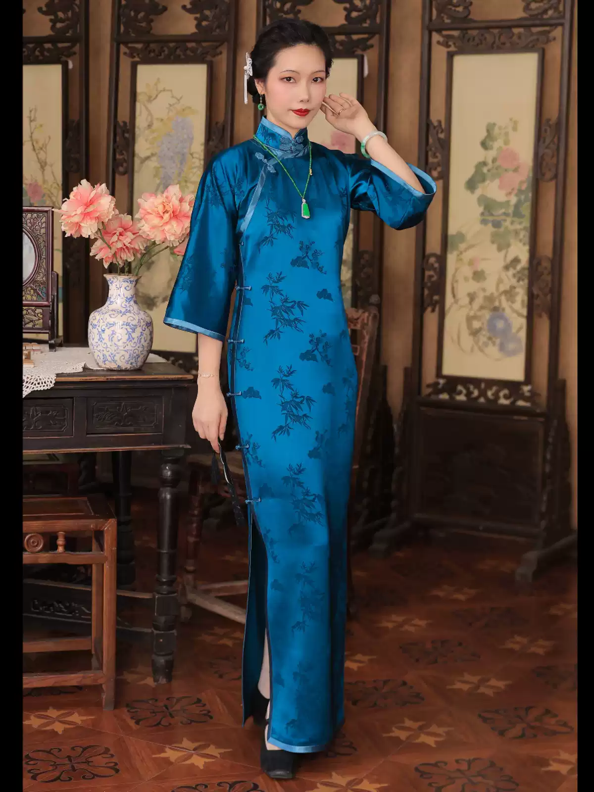 Vea también el dibujo de Lan Xu top ula, otoño e invierno, el antiguo método de corte plano de ácido acético sin Provincia de ancho, pero cheongsam de manga grande.