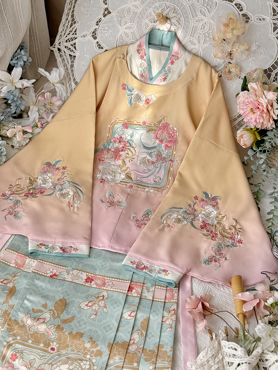 Poesía oriental [espejo de flores y luna] hanfu original mujer Ming cuello redondo bordado falda de caballo de manga de pipa otoño e invierno